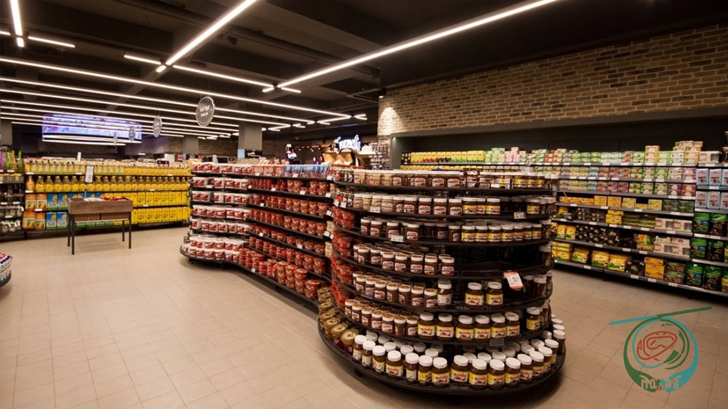 عکس از قفسه های فروشگاه