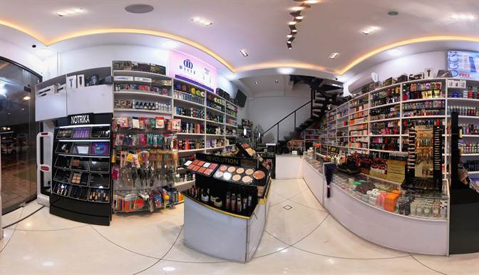 ست سیتی استور فروشگاهی در زمینه لوازم آرایشی و بهداشتی، عطر و محصولات مراقبتی است که مجموعه‌ای متنوع از محصولات آرایشی، مراقبت پوست و اکسسوری‌های زیبایی را در اختیار مشتریان قرار می‌دهد.