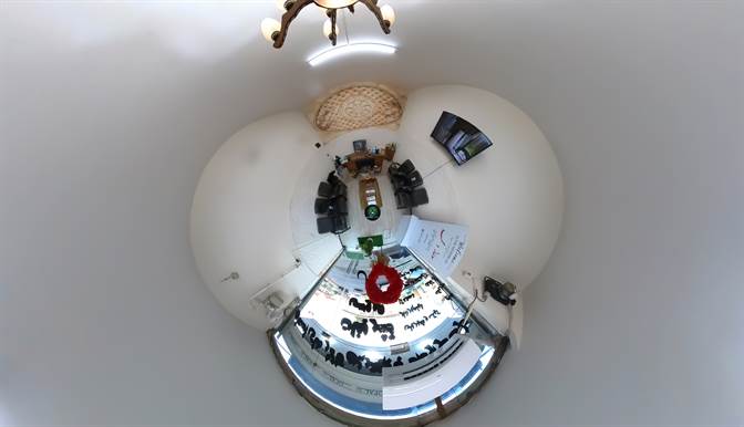 صفر تا صد تشریفات عروسی در رشت و گیلان توسط تشریفات مجلل در اول خیابان رشتیان. ارائه سینما، موزیک، کلینیک و شیرینی، فیلمبرداری، گل‌آرایی، آتلیه و ماشین عروس